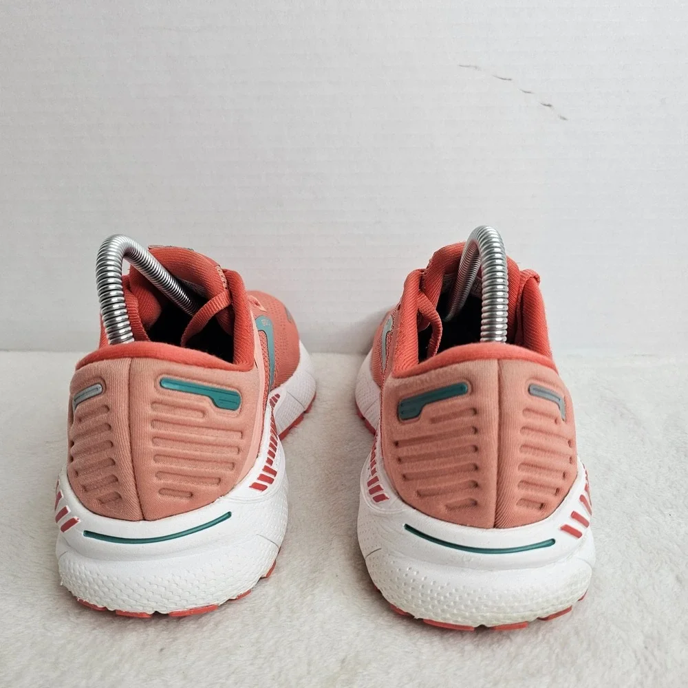 Brooks Adrenaline GTS 22 Women Size 8B Running Shoes Orange Coral